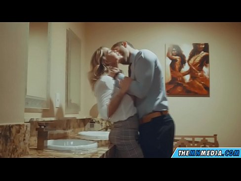 ❤️ Când o blondă cu sânii mari te seduce într-o toaletă publică ❤️❌ at ro.pornpk.ru ☑
